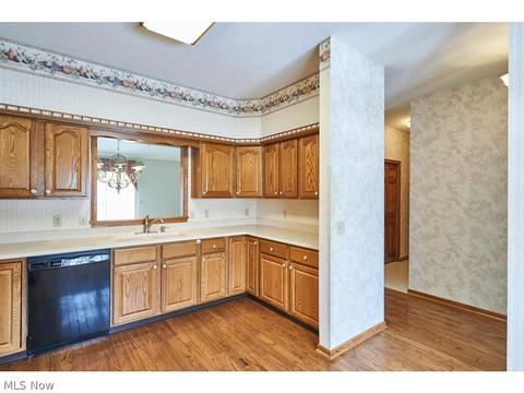 2609 Charing Cross Rd NW, Canton, OH 44708 photo 5