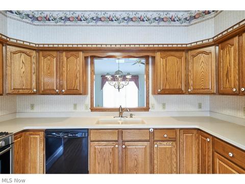 2609 Charing Cross Rd NW, Canton, OH 44708 photo 6