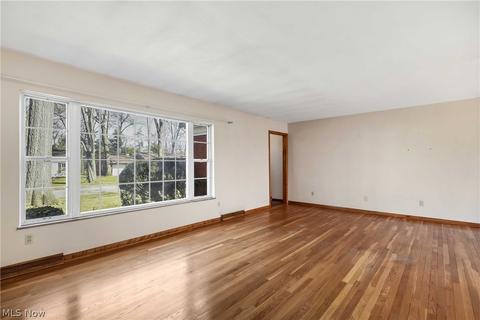 237 Yale Ave, Elyria, OH 44035 photo 8