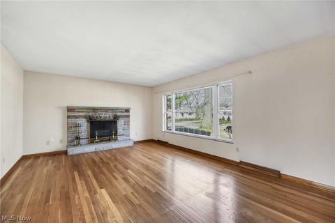 237 Yale Ave, Elyria, OH 44035 photo 2