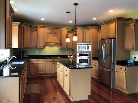 11390 Sutton Pl, Chardon, OH 44024 photo 14
