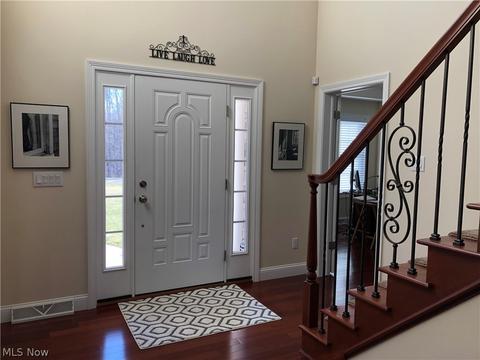 11390 Sutton Pl, Chardon, OH 44024 photo 2