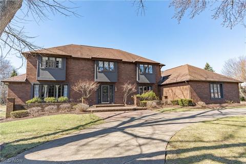 1280 Grenada Dr NE, Canton, OH 44714 photo 1