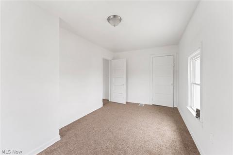 21 Center St, Struthers, OH 44471 photo 12