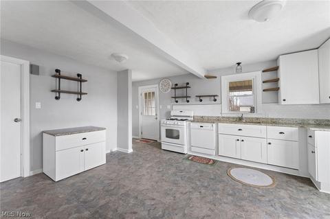 21 Center St, Struthers, OH 44471 photo 8