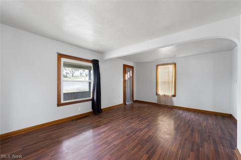 21 Center St, Struthers, OH 44471 photo 5
