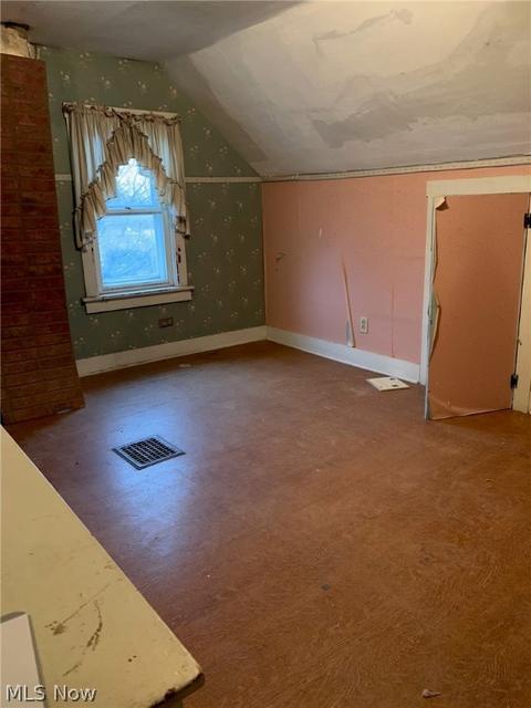 492 E Wilbeth Rd, Akron, OH 44301 photo 11