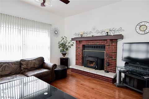 230 E 276th St, Euclid, OH 44132 photo 17