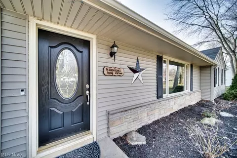 1015 N Pasadena Ave, Elyria, OH 44035 photo 2