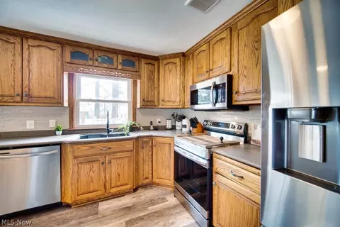 1015 N Pasadena Ave, Elyria, OH 44035 photo 12