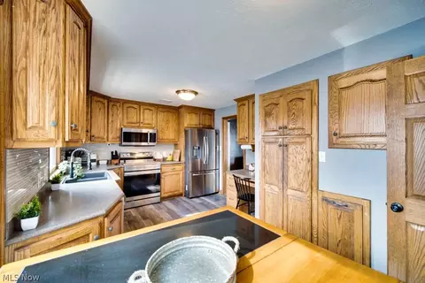 1015 N Pasadena Ave, Elyria, OH 44035 photo 10