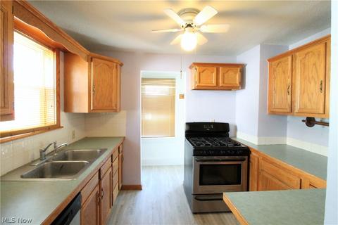 1071 Murray Ave, Akron, OH 44310 photo 8