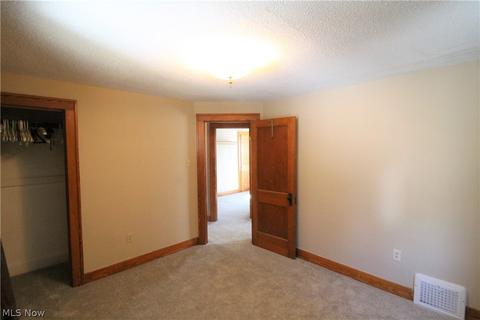 1071 Murray Ave, Akron, OH 44310 photo 15