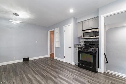 394 E 200th St, Euclid, OH 44119 photo 9