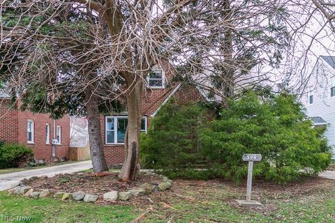 394 E 200th St, Euclid, OH 44119 photo 2