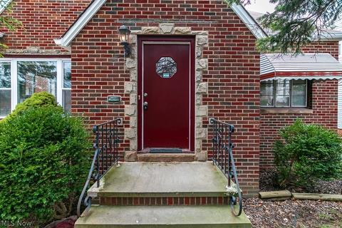 394 E 200th St, Euclid, OH 44119 photo 3