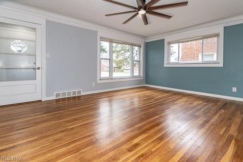 394 E 200th St, Euclid, OH 44119 photo 5