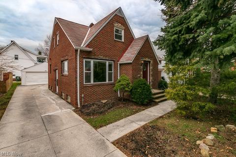 394 E 200th St, Euclid, OH 44119 photo 1