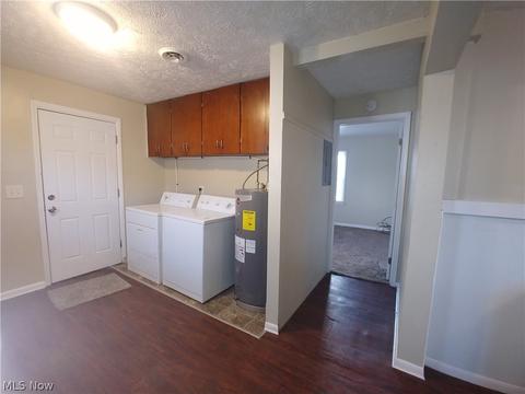 209 Clinton Ave, Elyria, OH 44035 photo 14