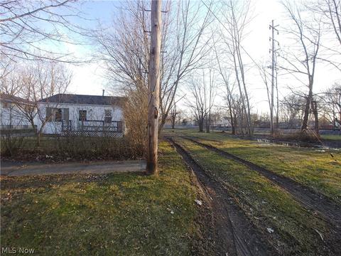 209 Clinton Ave, Elyria, OH 44035 photo 19