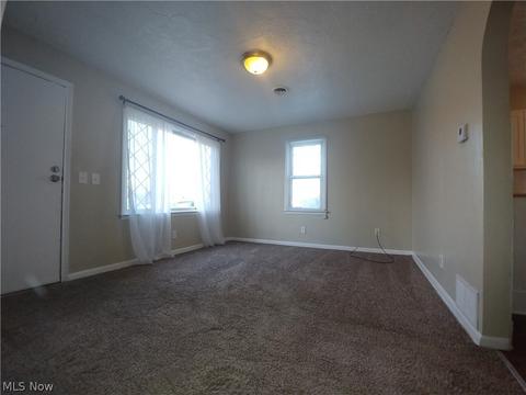 209 Clinton Ave, Elyria, OH 44035 photo 5