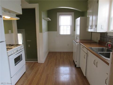 231 13th St, Elyria, OH 44035 photo 9