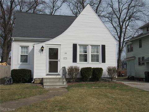 231 13th St, Elyria, OH 44035 photo 1