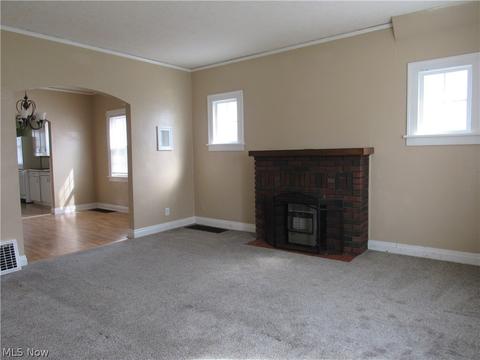 231 13th St, Elyria, OH 44035 photo 3