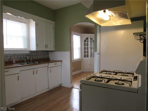 231 13th St, Elyria, OH 44035 photo 6