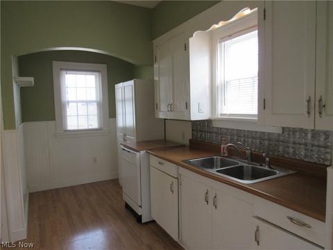 231 13th St, Elyria, OH 44035 photo 5