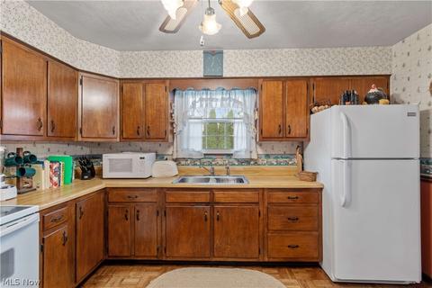 795 Robin Dr, Wadsworth, OH 44281 photo 6