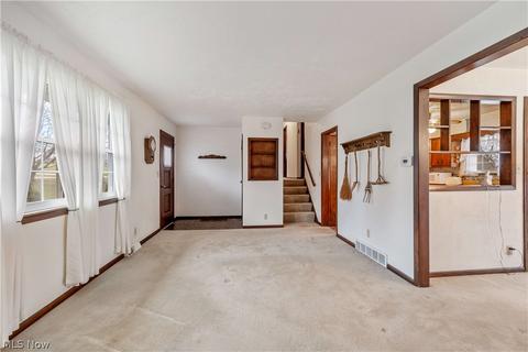 795 Robin Dr, Wadsworth, OH 44281 photo 3
