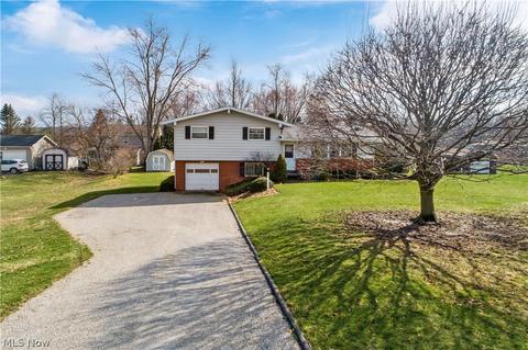 795 Robin Dr, Wadsworth, OH 44281 photo 1