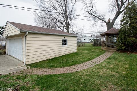 1825 Ridgewick Dr, Wickliffe, OH 44092 photo 17