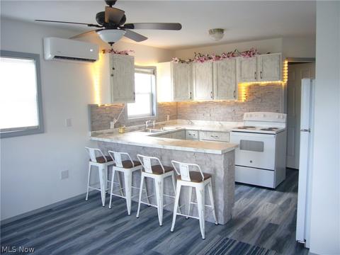 233 Mccook Ave, Dennison, OH 44621 photo 4