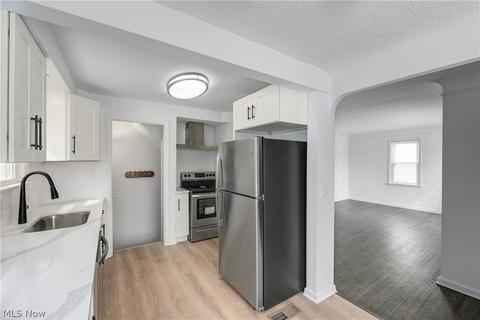 6210 Gilbert Ave, Parma, OH 44129 photo 3