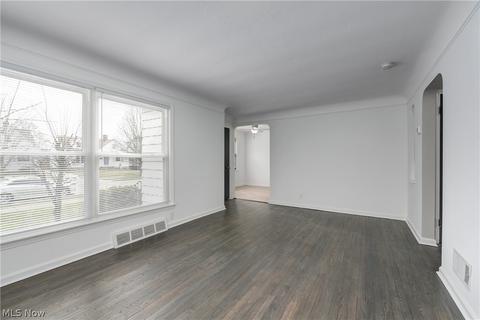 6210 Gilbert Ave, Parma, OH 44129 photo 11
