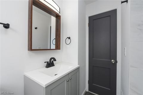 6210 Gilbert Ave, Parma, OH 44129 photo 17