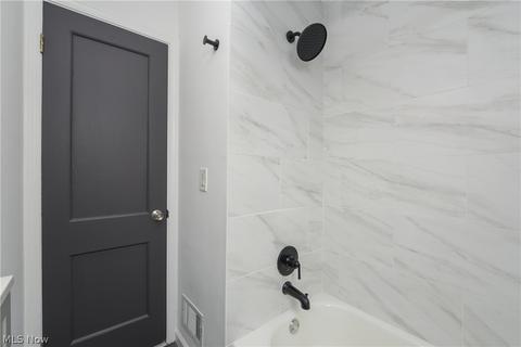 6210 Gilbert Ave, Parma, OH 44129 photo 16