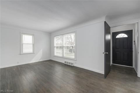 6210 Gilbert Ave, Parma, OH 44129 photo 9