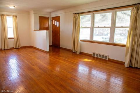 1866 Rush Rd, Wickliffe, OH 44092 photo 6