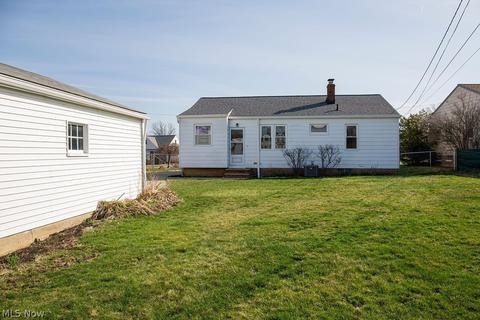 1866 Rush Rd, Wickliffe, OH 44092 photo 2