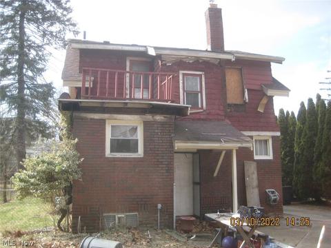 721 Carpenter St, Akron, OH 44310 photo 2