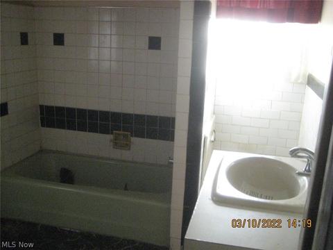 721 Carpenter St, Akron, OH 44310 photo 9