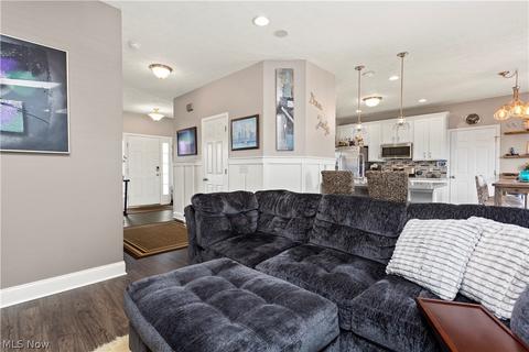 3914 Courtyard Dr, Lorain, OH 44053 photo 12