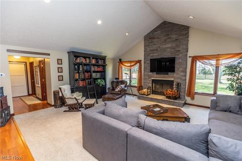 890 Joyce Rd, Mayfield, OH 44143 photo 17
