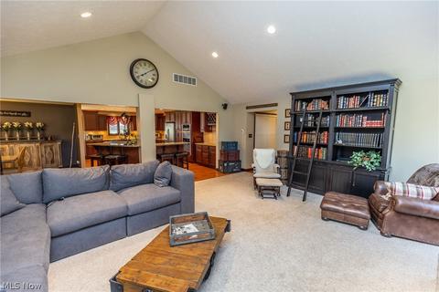 890 Joyce Rd, Mayfield, OH 44143 photo 16