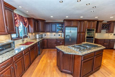 890 Joyce Rd, Mayfield, OH 44143 photo 14