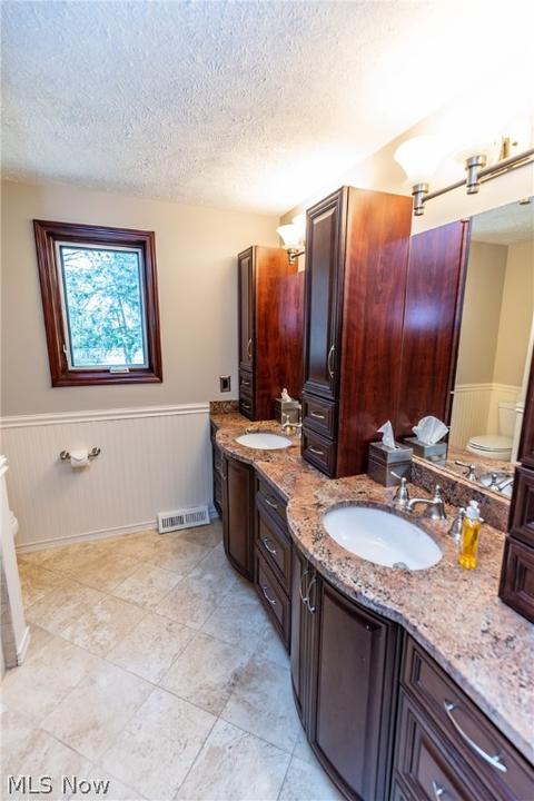 890 Joyce Rd, Mayfield, OH 44143 photo 24