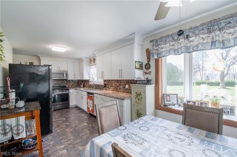 42 Moore Rd, Akron, OH 44319 photo 12